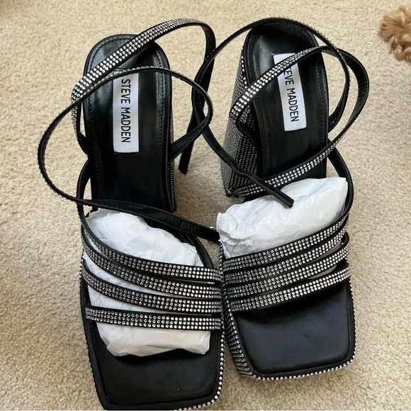 Steve Madden Cocktails platform sandals in rhinestones - Picture 3 of 7